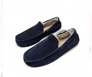 Size 11 UGG Ascot Suede Sheepskin Lined Slipper in True Navy